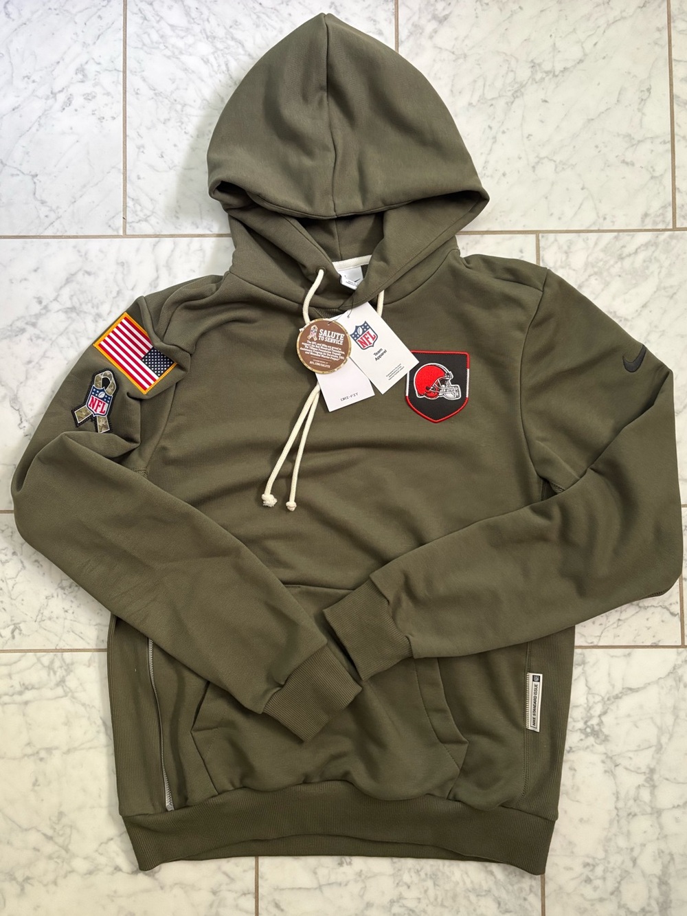 Nike Men's Cleveland Browns Salute To Service 2025 Olive Dri-FIT Pullover Hoodie
